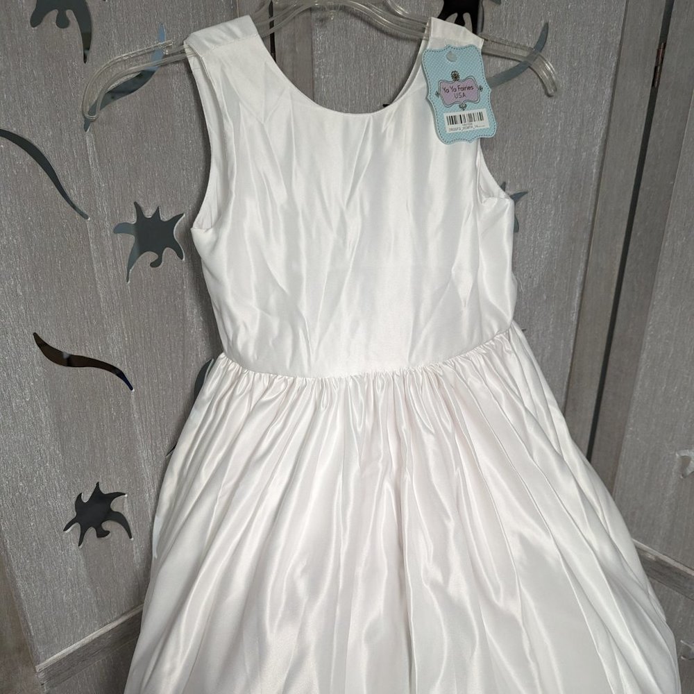 White Satin Girls' Formal Dress by Unknown Brand - Sleeveless - Picture 2 of 6